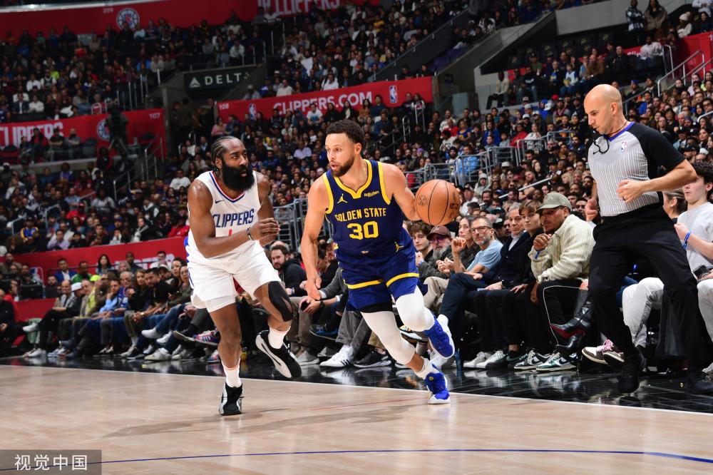 多年轻女性 多年轻女性